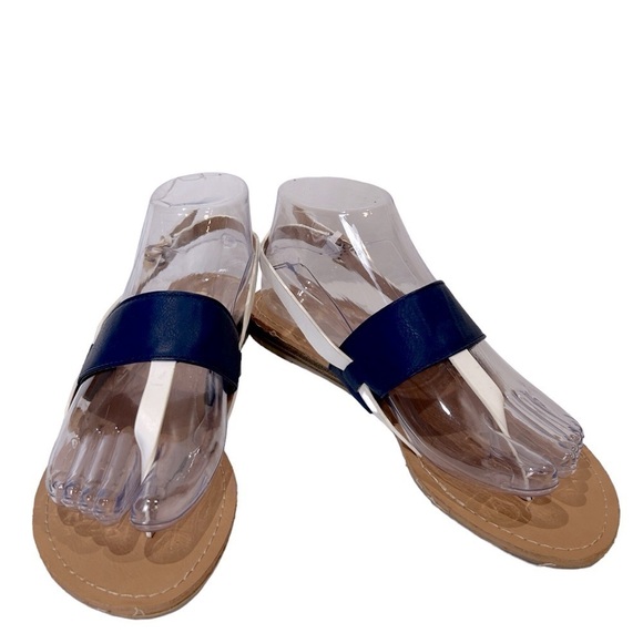 C Women’s Strappy Navy/White Thong/Buckle Sandal Size-6.5 NWOT - Picture 5 of 8
